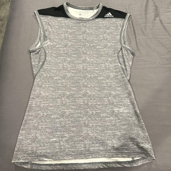 (2) Two Adidas TechFit Compression Black/Gray Tank Tops Size L - Picture 3 of 4